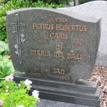 Grafsteen van Jan Gerard Caris
