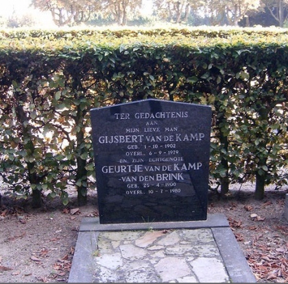 Grafsteen van Gijsbert van de Kamp