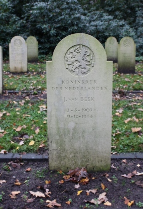 Grafsteen van Jan van Beek
