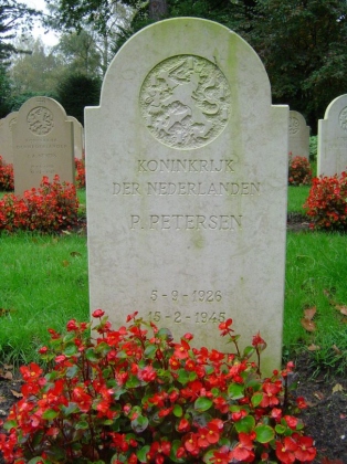 Grafsteen van Peter Petersen