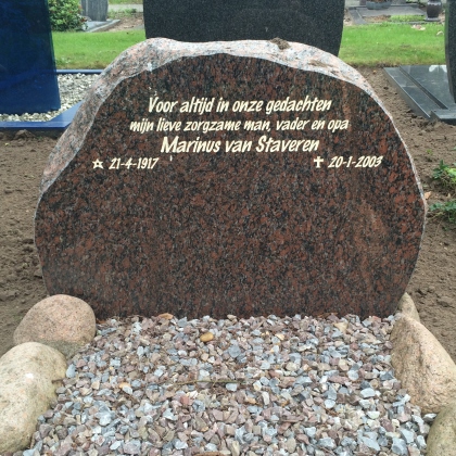Grafsteen van Marinus van Staveren