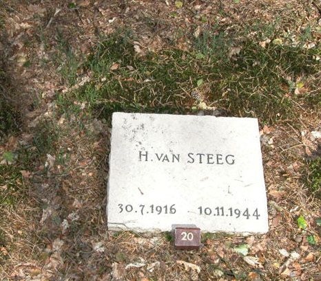 Grafsteen van Hendrik van Steeg